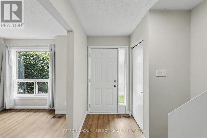 Property Photo:  484 Third Street 6  ON N5V 2B9 