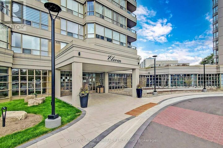 Property Photo:  11 Townsgate Drive 1510  ON L4J 8G4 