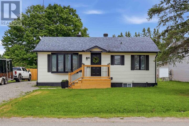Property Photo:  85 Anna St  ON P6B 3S7 