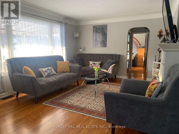 Property Photo: 292 Griffith Street ON N6K 2R6
