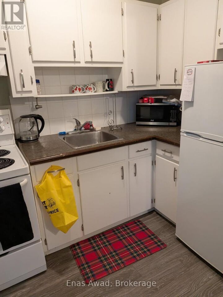 Property Photo: 520 Main Street West 10 ON L9V 2Z2