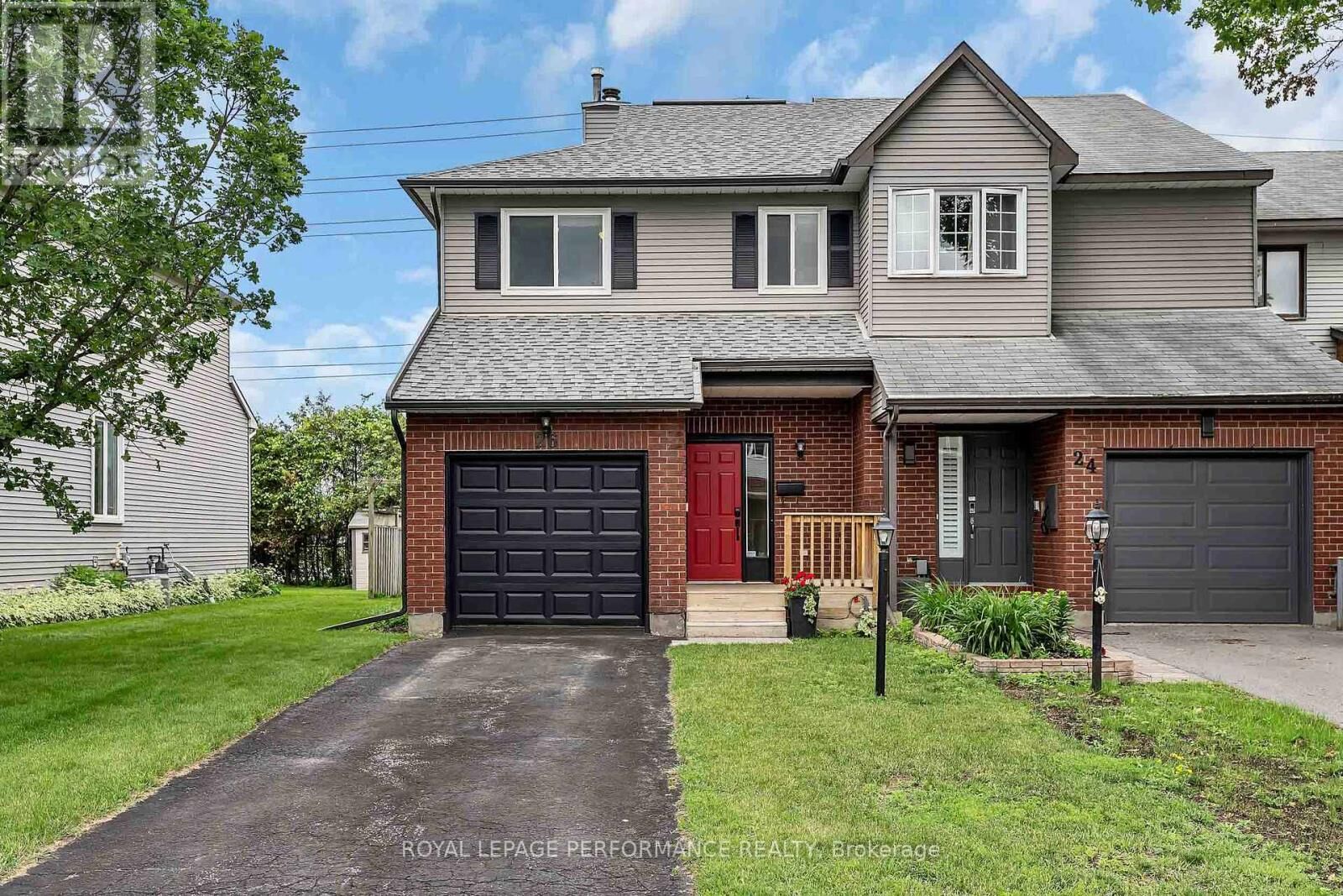 Property Photo:  26 Armadale Crescent  ON K2J 4A4 