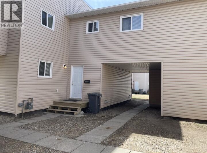 8818 101 Avenue — photo 1