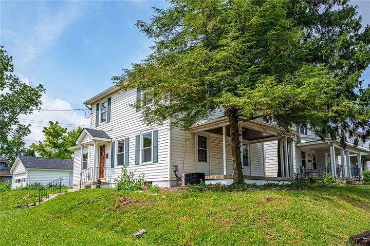 Property Photo: 258 E Siebenthaler Avenue OH 45405
