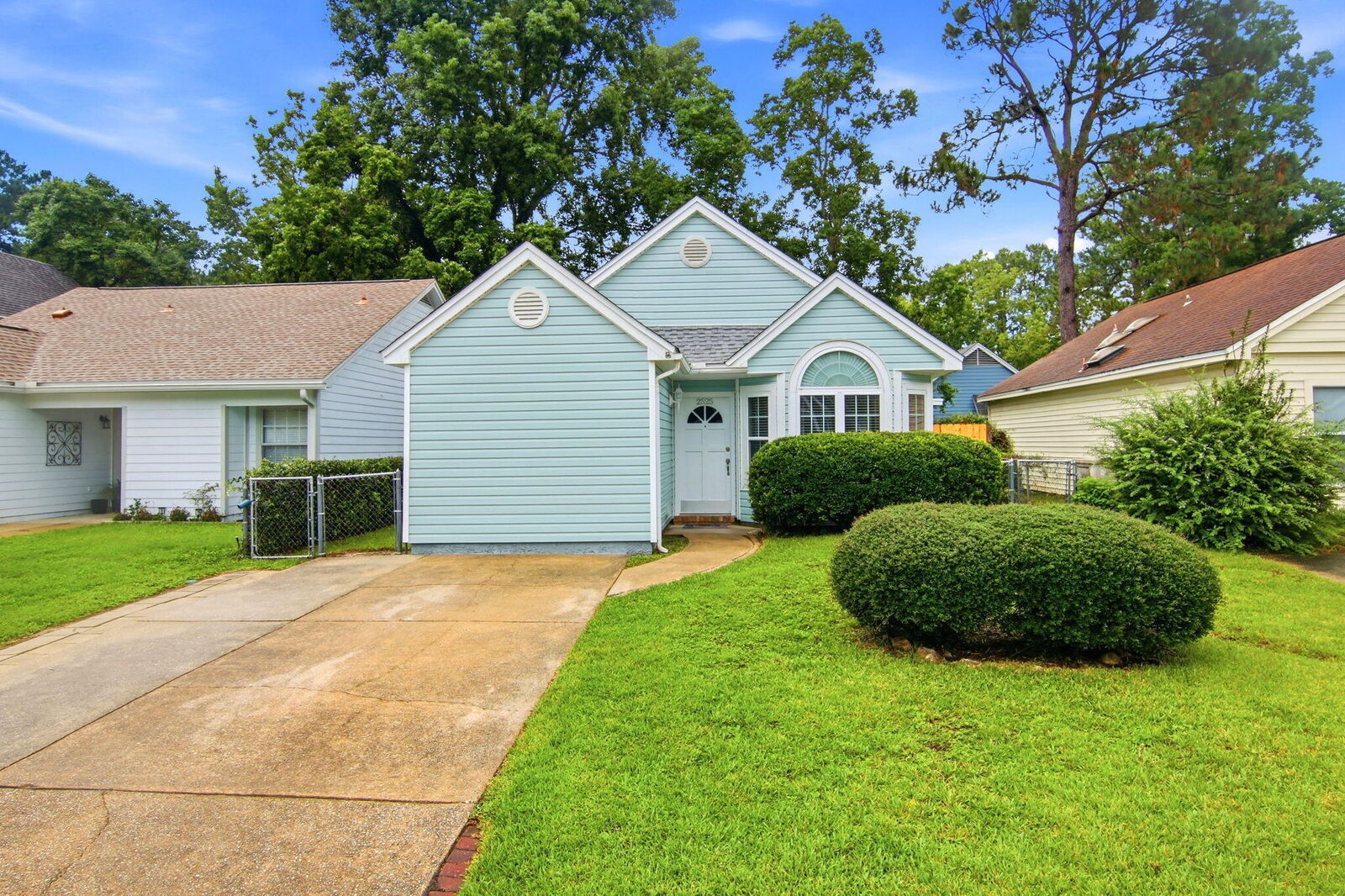 Property Photo:  2525 Georgetown Lane  FL 32547 