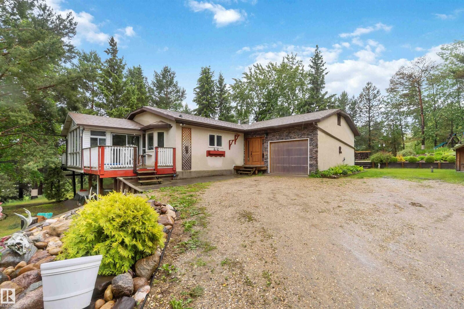 Property Photo:  52510 Rge Road 20 28  AB T7Y 2G7 