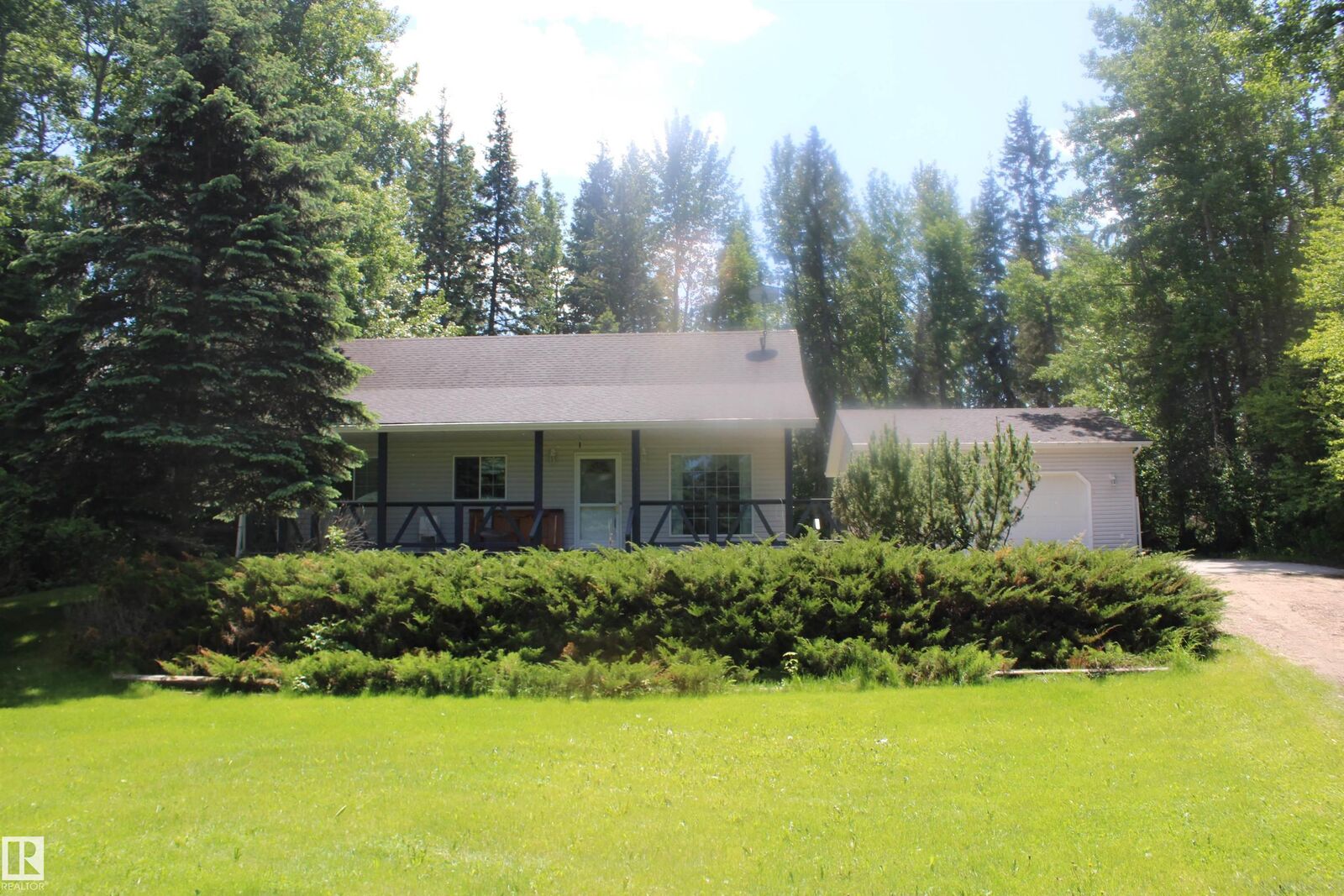 Property Photo:  4418 Hwy 633 95  AB T0E 0L0 