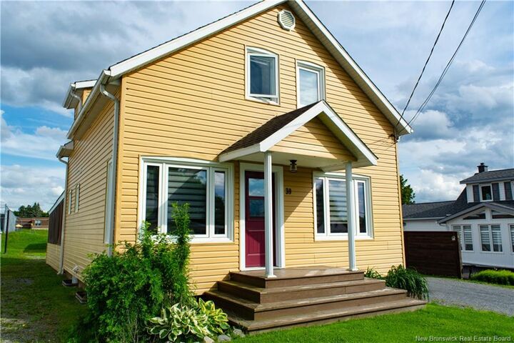Property Photo:  39 Rue St-Antoine  NB E7E 1Y9 