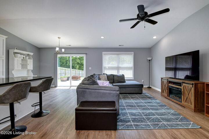 Property Photo:  9004 Manslick Cmns Dr  KY 40219 