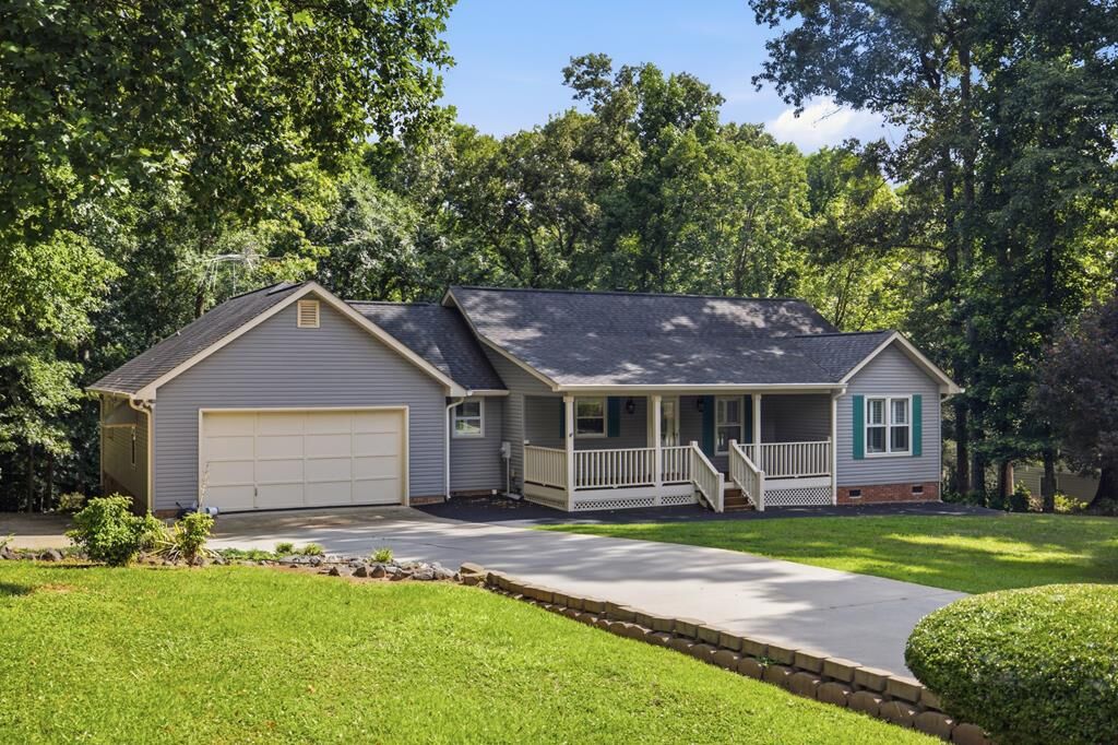 Property Photo:  106 Broken Ridge Ct  SC 29646 