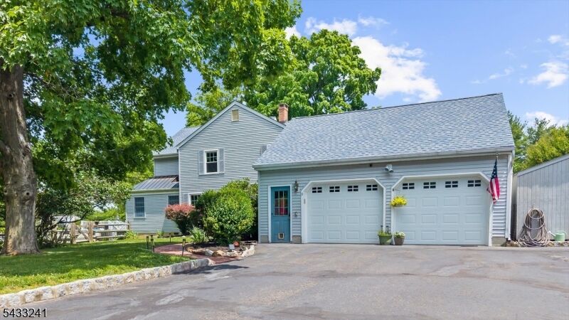Property Photo:  9 Mills Ct  NJ 08822 