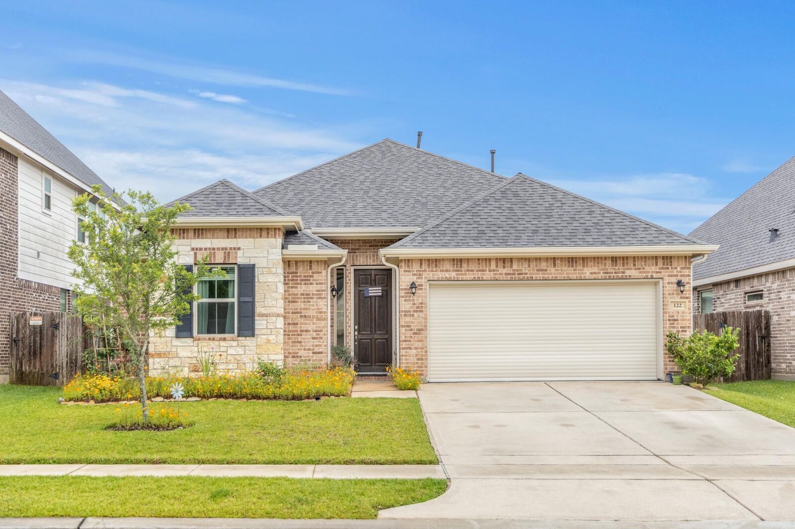 Property Photo:  122 Hollow Terrace Court  TX 77375 