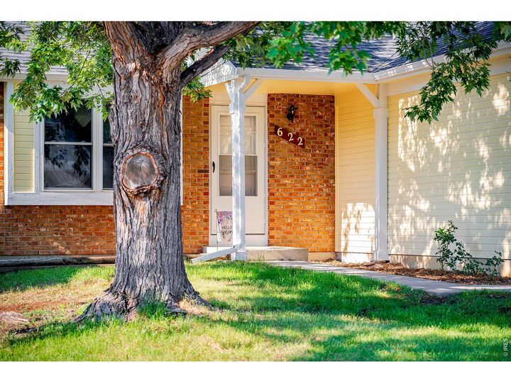Property Photo:  622 Dahlia Way  CO 80027 