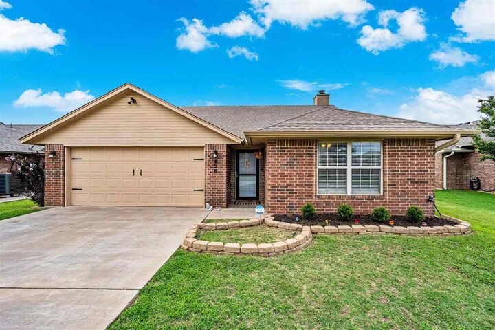 Property Photo:  438 NW Granite Ave  OK 73527 