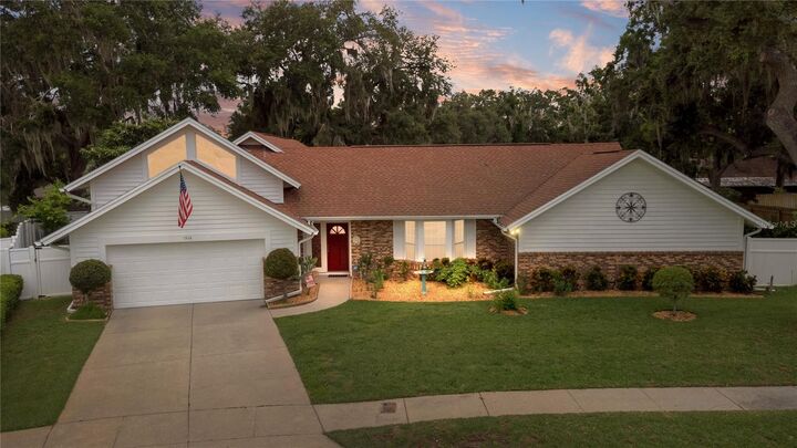 Property Photo: 1516 Teakwood Drive FL 33563