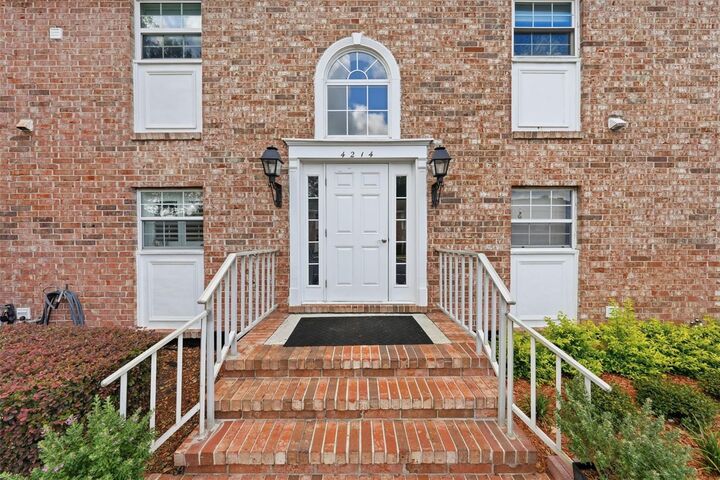 Property Photo:  4214 Lake Underhill Road 6A2  FL 32803 