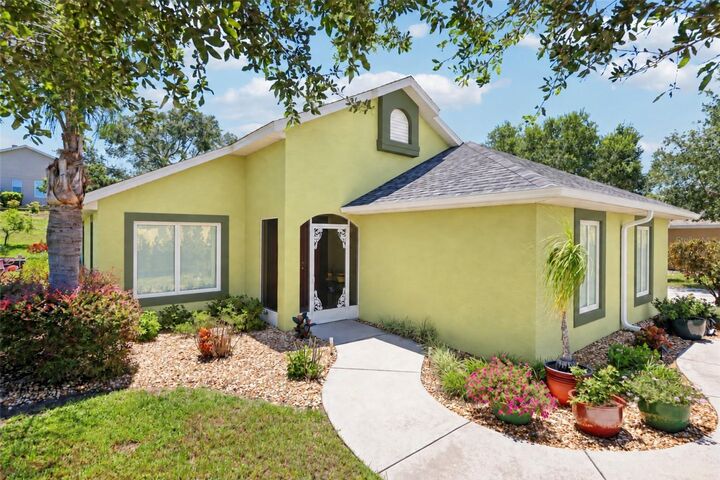 Property Photo: 76 Fairway Circle FL 32784