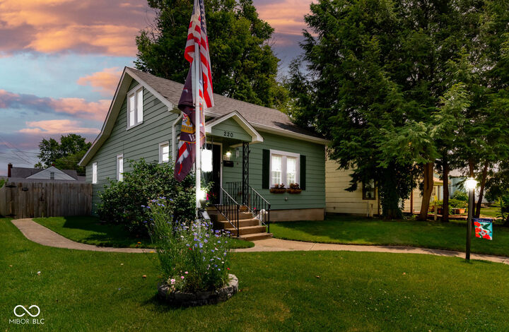 Property Photo:  220 Lee Boulevard  IN 47274 
