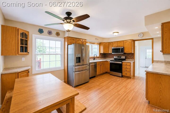 Property Photo:  35484 Bennett Street  MI 48152 2923 