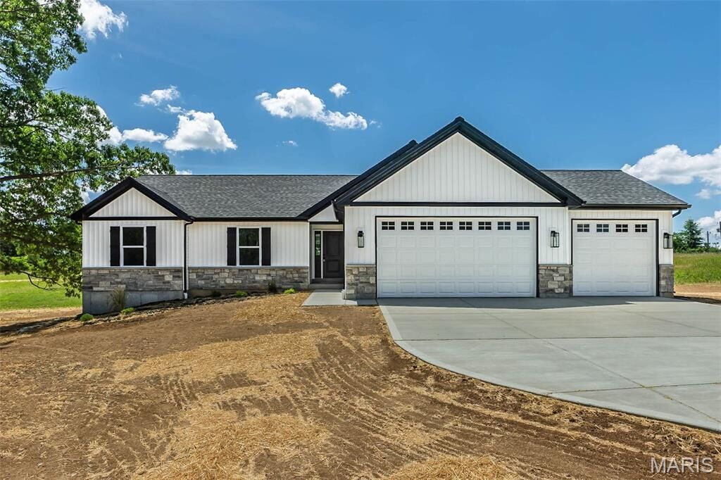 Property Photo:  11 Oakview Court  MO 63379 