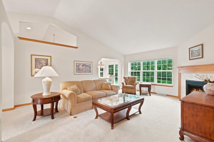 Property Photo:  268 Lakeridge Dr  WI 53066 
