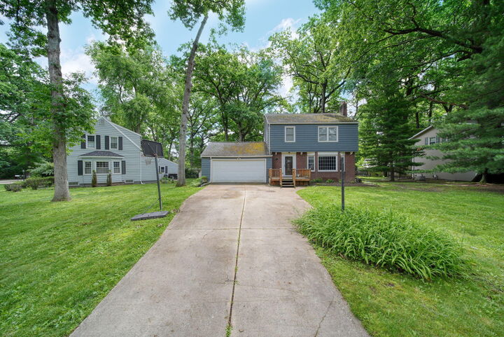 Property Photo:  907 Westwood Boulevard  MI 49203 