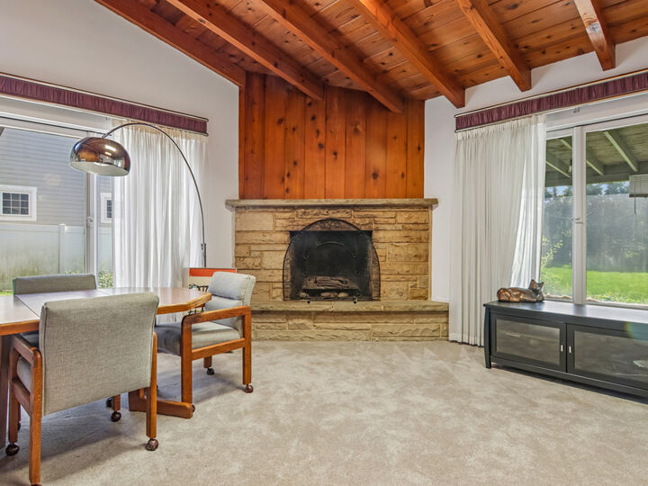 Property Photo:  1N570 Forest Avenue  IL 60137 