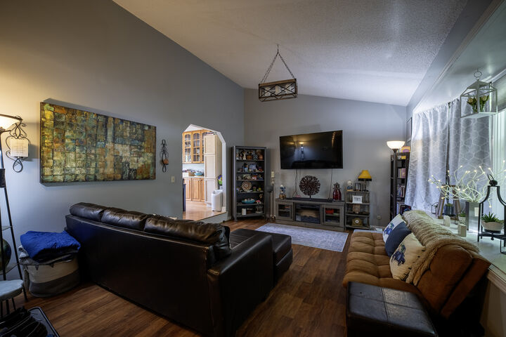 Property Photo: 2904 Scott Avenue IL 60050