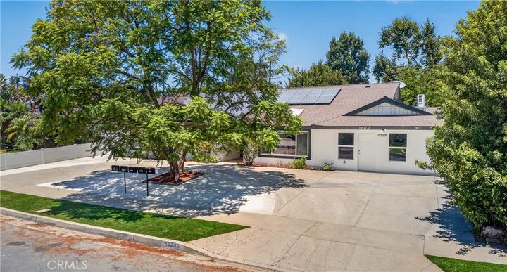 Property Photo: 19243 Knapp St CA 91324