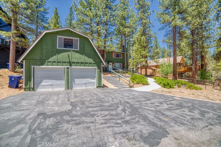 Property Photo:  489 Hillen Dale  CA 92314 