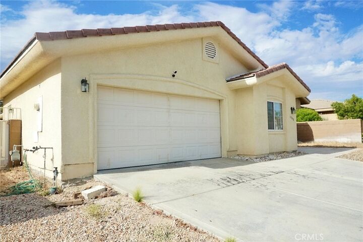 Property Photo: 67898 Alexandria Court CA 92240
