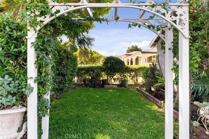 Property Photo:  10031 San Antonio  CA 90280 