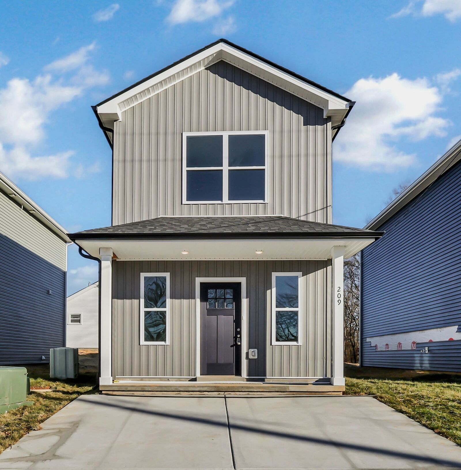 Property Photo: 209 Robert St TN 37040