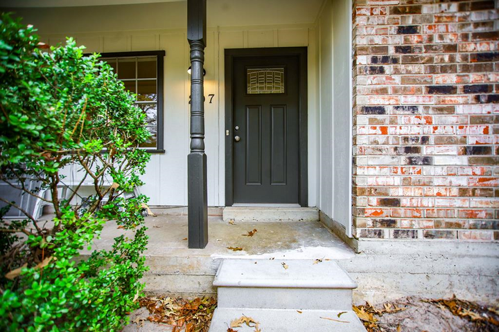 Property Photo: 207 Westwood Place TX 75901