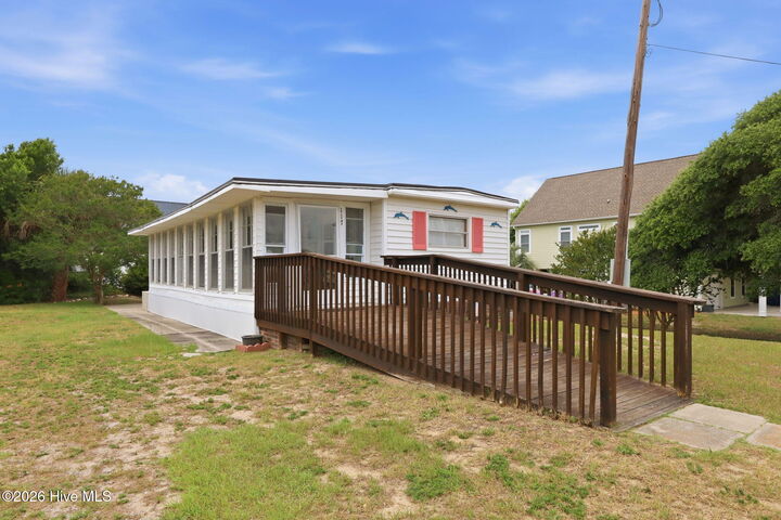 Property Photo:  117 W Seaview Drive  NC 28594 