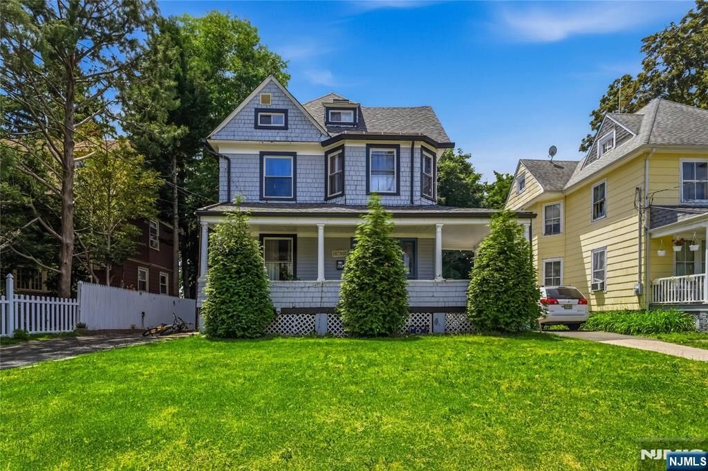 Property Photo: 283 Hamilton Place NJ 07601