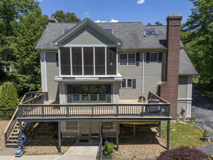 Property Photo:  11 Wood Hill Drive  NH 03032 