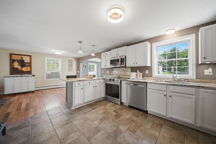Property Photo: 14 Brittany Circle NH 03275