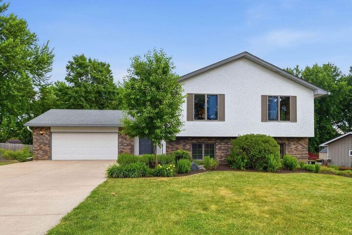 Property Photo:  4027 Elmwood Drive  MN 55375 