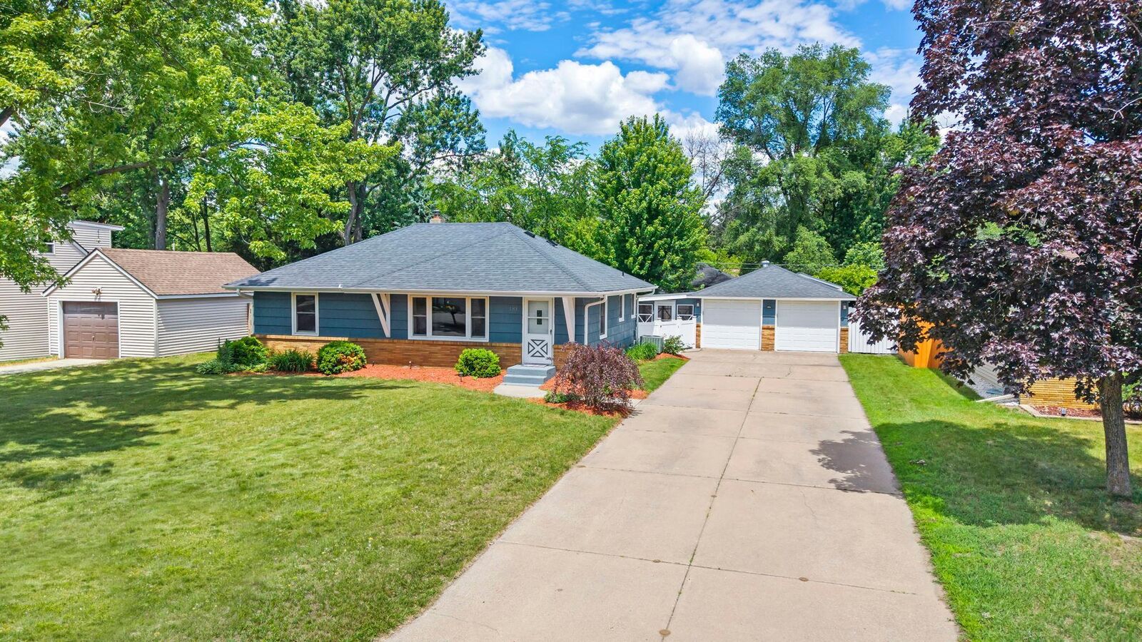 Property Photo:  181 91st Lane NE  MN 55434 