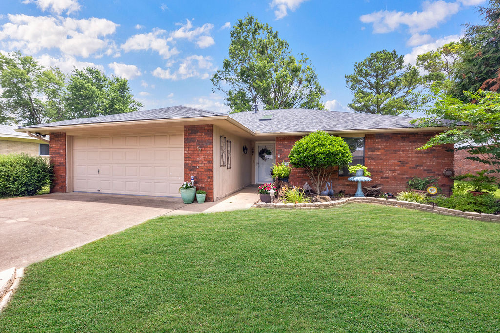 Property Photo:  1503 Dyer Street  AR 72762 