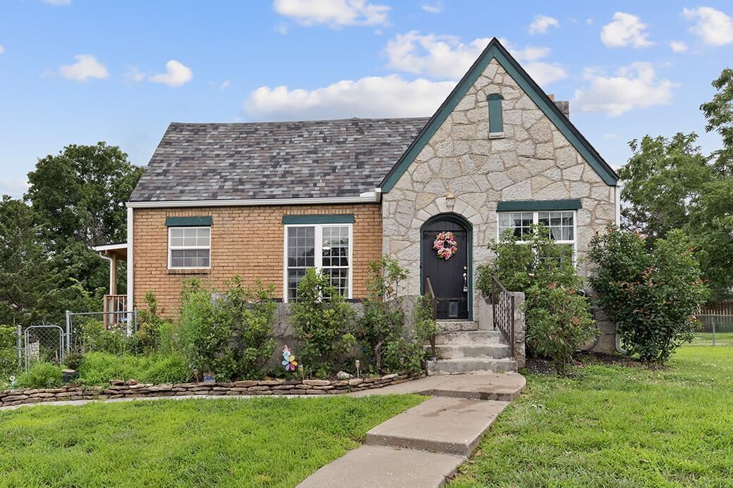 Property Photo:  3504 Joplin Avenue  MO 64804 