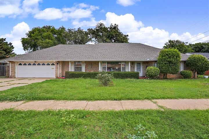 Property Photo:  509 W Lark Street  OK 73521 