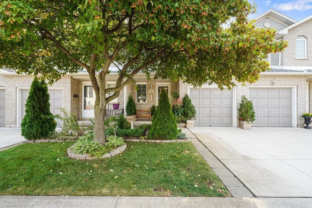 Property Photo: 104 Frances Avenue 5 ON L8E 5X3