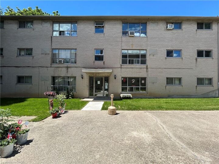 Property Photo:  108 Creighton Road 10  ON L9H 3C1 
