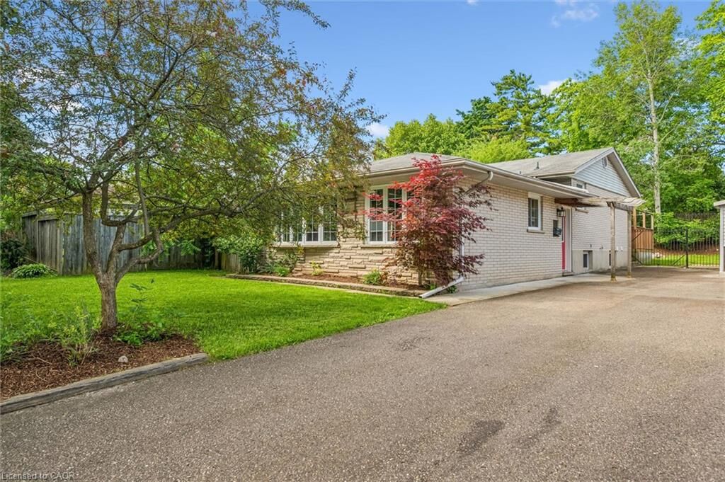 Property Photo: 107 Queenston Drive ON N2B 2V2