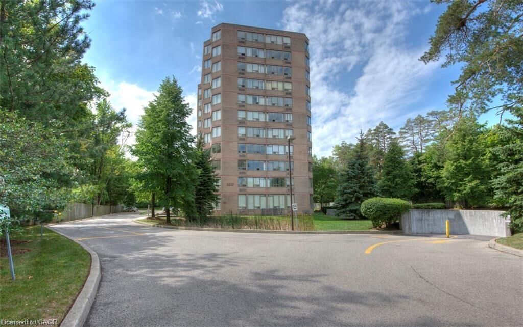 Property Photo:  3227 King Street E 503  ON N2A 3Z9 