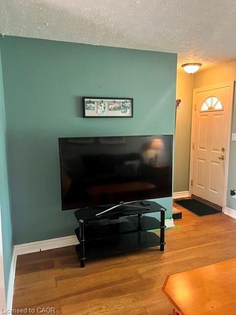 Property Photo:  227 Fergus Avenue 1  ON N2A 2H6 