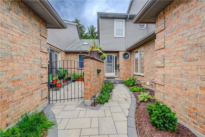 647 Lansdowne Avenue 17 — photo 1