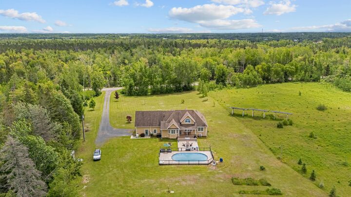 Photo de la propriété:  7096 Point Pleasant Road  PE C0A 1W0 